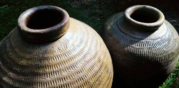 ไหเก่า ใบใหญ่ สภาพสวยมาก น้ำหนกเยอะมาก ยกชุด 2ใบ