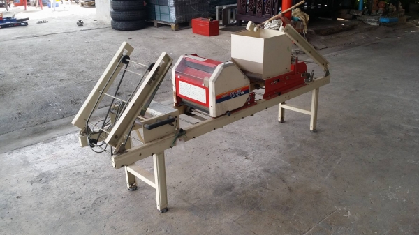 เครื่องโรยเมล็ด YANMAR รุ่น YPH302 เก่าญี่ปุ่น  สภาพสวยพร้อมใช้งาน