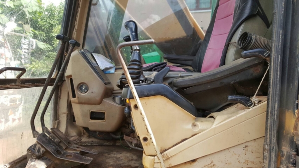 ขาย แบคโฮ CAT 320 V.2 สภาพพร้อมใช้งาน ระบบไฟครบ โซ่ใหม่ แอร์เย็นฉ่ำ เล่มทะเบียนครบ