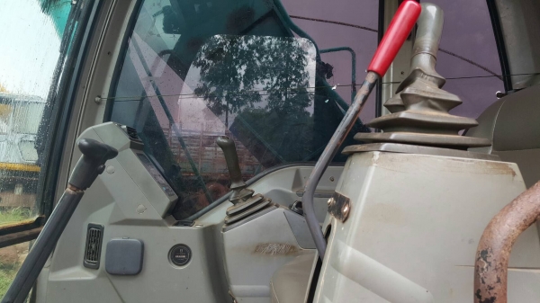 ขาย แบคโฮ KOBELCO SK200 YN09 Mark VI Super เอกสารเล่มทะเบียนครบ ไฟเต็ม ช่วงล่างทำใหม่หมด ราคาคุยกันได้ครับ