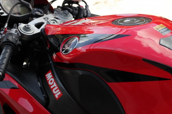 <เอิร์ท พิดโลก>CBR1000RR ปี08 สรรพแท้100\% สภาพสวย แต่งล้น