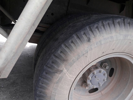 รถอีซูซุ 6 ล้อ ( ไม่ดั้ม ) NMR 130 แรงม้า.  ปี 56.  ,  ( รถวิ่ง 14,xxx กม. )    สนใจติดต่อ  081 - 6079515