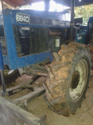 รถ FORD 6640 สองเพลา ล้อเปลี่ยนใหม่ ให้ผานบุก 3 ใบมีด รถพร้อมใช้งานรถใช้งานทุกวัน มีเล่มทะเบียนพร้อมโอน ราคาลดได้ โทร 086 2651298