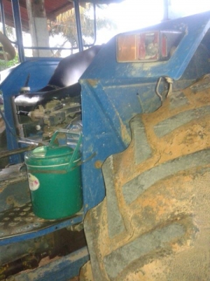 รถ FORD 6640 สองเพลา ล้อเปลี่ยนใหม่ ให้ผานบุก 3 ใบมีด รถพร้อมใช้งานรถใช้งานทุกวัน มีเล่มทะเบียนพร้อมโอน ราคาลดได้ โทร 086 2651298