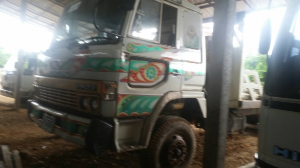 ขายด่วนรถสิบล้อเทนเลอร2เพลาHINOเครือง260แรงหางขึ้น200