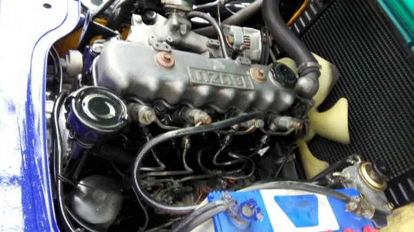 KOMATSU FD25-12ขนาด2.5ตัน เสาสูง3เมตร เกียร์ธรรมดา เครื่องยนต์ดีเซลISUZU ราคาต่อรองได้