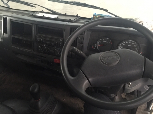 NLR 130 แรง  ปี 2014  (รถเคยอุบัติเหตุหัว )  วิ่งใช้งาน 3x,xxx กม. ราคา   450,000 บาท