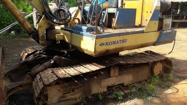 ขายด่วน KOMATSU PC40-3   สภาพพร้อมใช้งาน รถใช้งานปกติเอกสารเล่มทะเบียย