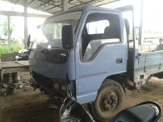 ขายด่วน ISUZU NPR 120ฝาขาว สภาพพร้อมใช้งาน คัชชีสวย หัวดีไม่ผุ กระบะพื้นเหล็กยาว4.30  เอกสารไม่มี