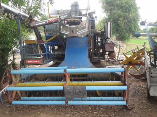 (ปิดการขายครับขอบคุณเสี่ยใหญ่จากกาฬสินที่มาอุดหนุนครับ)ขายรถเกี่ยว วิเชียรการช่าง เครื่องนิสสัน FE6 195 แรง ปั้มไดกิ้นเบอร์21 ปั้มแฝด ตัวเดิน 10 อุ้ม 2 ตัน