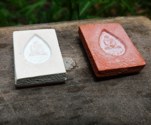 พระคำหมาก พระคำข้าว หลวงปู่ฤาษีลิงดำ วัดท่าซุง ยกชุด 2องค์สวยๆ