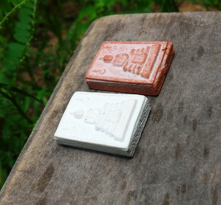 พระคำหมาก พระคำข้าว หลวงปู่ฤาษีลิงดำ วัดท่าซุง ยกชุด 2องค์สวยๆ