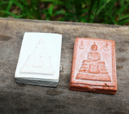 พระคำหมาก พระคำข้าว หลวงปู่ฤาษีลิงดำ วัดท่าซุง ยกชุด 2องค์สวยๆ