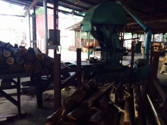 เครื่องเลื่อยวงเดือน ผ่าไม้ซอยไม้มี 5 ชุด พร้อมใช้และอุปกรณ์ต่างๆครบชุด ขายเหมายกไปเลย