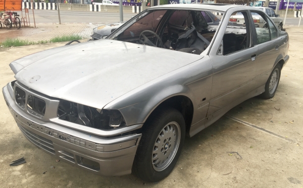 ขออนุญาตขายซาก BMW ปี1994 มีโครงไม่มีเครื่องไม่มีภายในภาษีขาดเกินสามปีมีเล่มทะเบียนครับผม