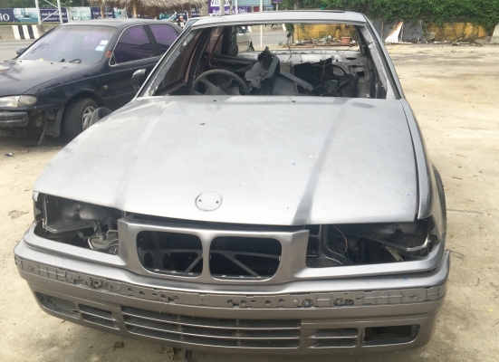 ขออนุญาตขายซาก BMW ปี1994 มีโครงไม่มีเครื่องไม่มีภายในภาษีขาดเกินสามปีมีเล่มทะเบียนครับผม