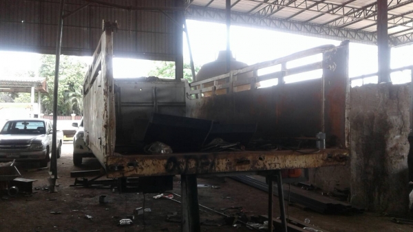 ขาย กระบะดั้ม กว้าง 2.50 เมตร ยาว 6 เมตร ไม่มีชุดกระบอกดั้มนะครับ