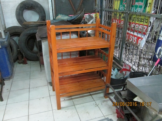 ฃั้นไม้  ขายถูกครับ  ไม้ทั่วไป   ราคา 600 บาท ครับ