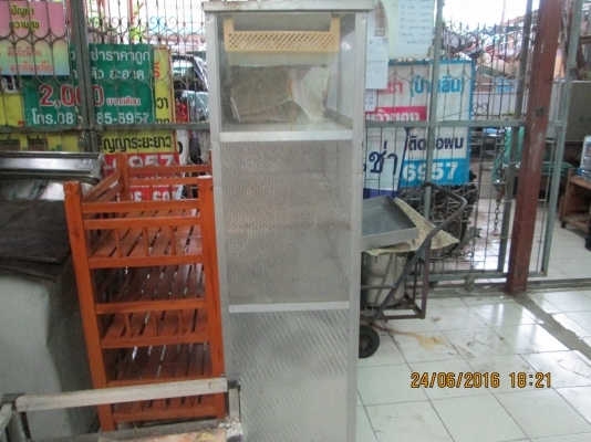 ตู้กับข้าว  ตามรูป  ขาย 800 บาท  สนใจจบได้ครับ