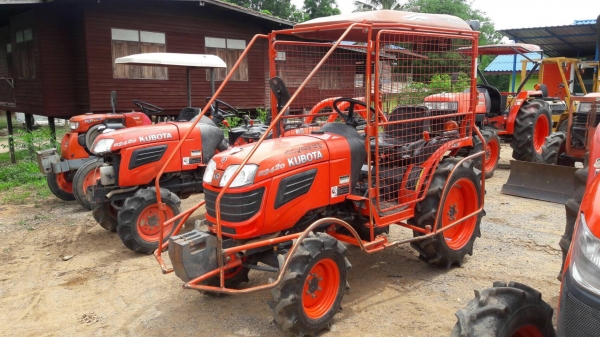 ขายคูโบต้าB2420ตัวรถพร้อมโครงกันอ้อย ราคา185,000. พร้อมโอนคับ