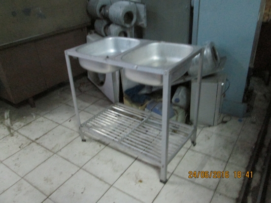 ฃิงค์ล้างจาน  มีเนียมครับ ขายครับ  600 บาทครับ