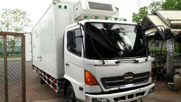หกล้อ ฮีโน่ FC4J175ปี49ช่วงยาว6.50ม บรรทุกตู้เย็น สภาพดีสวยบางเดิมพร้อมใช้ ทะเบียนพร้อมโอน