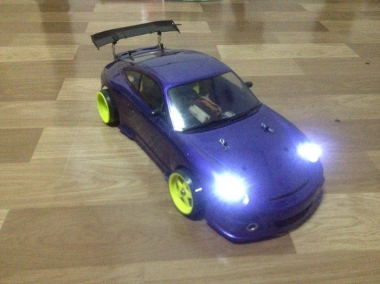 ขายรถบังคับ Drift รีโมทดิจิตอลHL สภาพใหม่ ชุดไฟใช้ใด้หมด แบตเดิม บอดี้มีไฟหน้า ล้อDrift เป็นของใหม่RS D-zero แถมล้อเดิมติดรถ ของให้หมดเลยตตามรูป (ขาดทีชาร์ตแบตกับเสารีโมท) ก็เล่นใด้เลย ราคา2800บาท โทร0924462525โส กทม