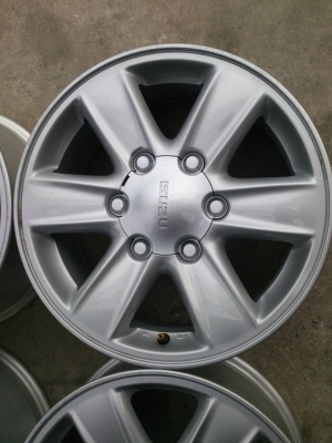 ขายแม็ก ALL NEW ISUZU  6รูขอบ16 สภาพสวยมาก จำนวน 4 วง