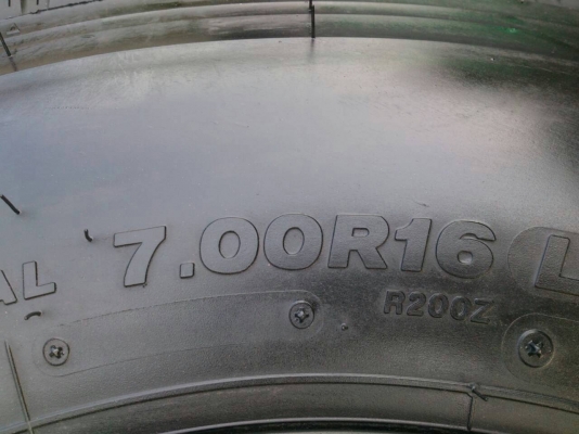ขายยางถอดป้ายแดง 700R16 พร้อมกะทะเหล็ก 6 รูขอบ16 ยางบริดสโตน  ยางปี16 ตุ่มหน้ายางอยู่ครบใหม่ๆ จำนวน 6 ชุด