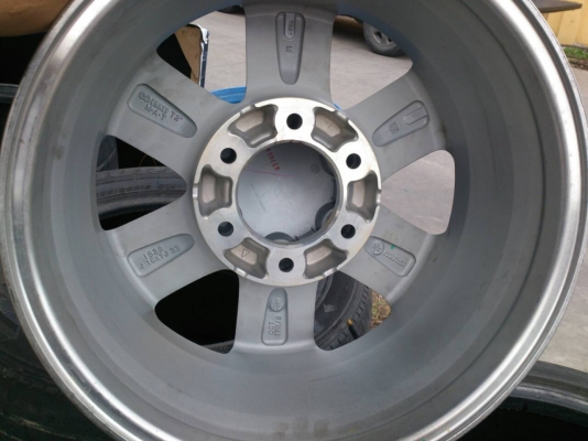 ขายแม็ก ALL NEW ISUZU 6รูขอบ16 สภาพสวยมาก จำนวน 4 วง ขายแม็ก ALL NEW ISUZU 6รูขอบ16 สภาพสวยมาก จำนวน 4 วง