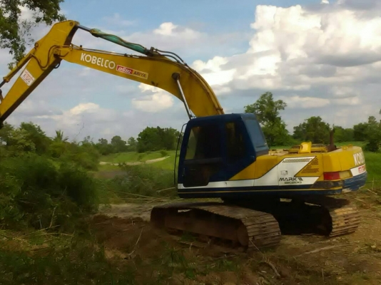 ขาย 750,000 KOBELCO  SK200 MARK 3  เครื่องดี ไฟฟ้าครบ  เอกสารเล่มทะเบียนรถสวยพร้อมใช้  090-772-3710 090-772-3708