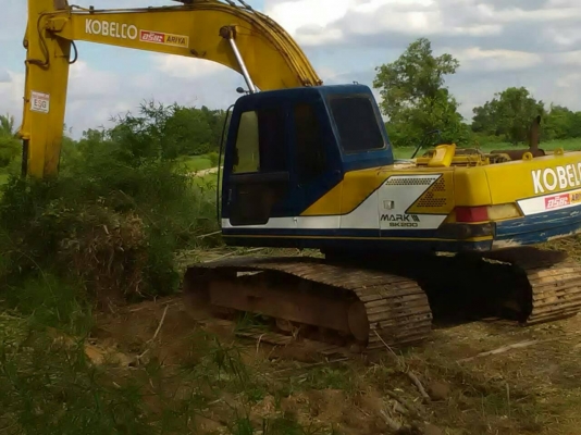 ขาย 750,000 KOBELCO  SK200 MARK 3  เครื่องดี ไฟฟ้าครบ  เอกสารเล่มทะเบียนรถสวยพร้อมใช้  090-772-3710 090-772-3708