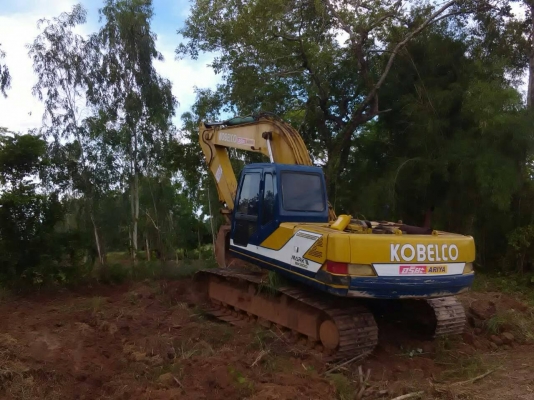 ขาย 750,000 KOBELCO  SK200 MARK 3  เครื่องดี ไฟฟ้าครบ  เอกสารเล่มทะเบียนรถสวยพร้อมใช้  090-772-3710 090-772-3708