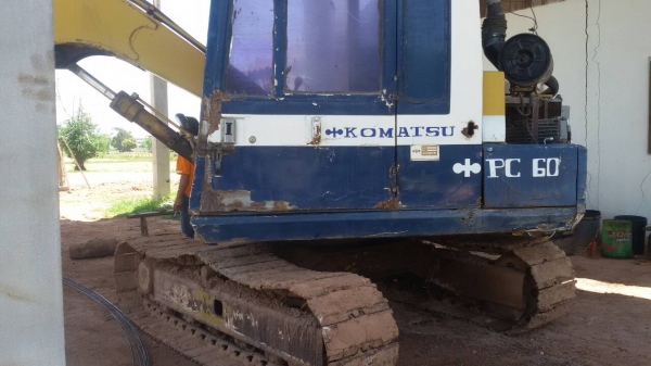 ขาย 295,000 KOMATSU pc 60-5 เครื่องดี ปั้มแรง ช่วงล่างเต็ม รถสวยพร้อมใช้ 090-772-3710 090-772-3708