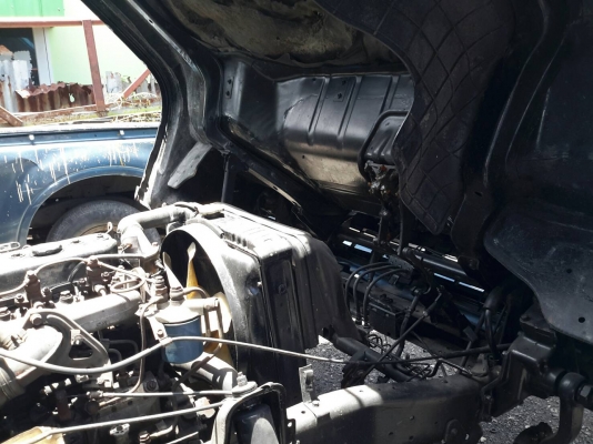 ขายรถบรรทุก 6 ล้อพื้นเลียบ 110 แรง