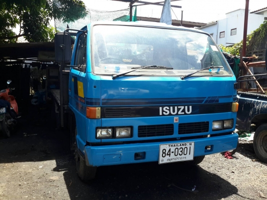 ขายรถบรรทุก 6 ล้อพื้นเลียบ 110 แรง