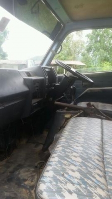 ขายรถอีชุซูุ6ล้อดั็ม เครื่อง120แรง พวงมาลัยเพราเวอร์  มีสะโล สนใจโทร 0882695902 คุณธีรวุฒิ