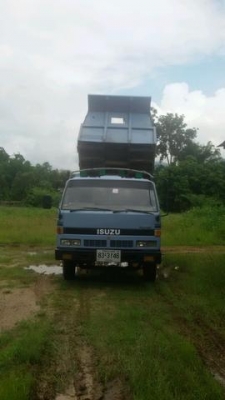 ขายรถอีชุซูุ6ล้อดั็ม เครื่อง120แรง พวงมาลัยเพราเวอร์  มีสะโล สนใจโทร 0882695902 คุณธีรวุฒิ