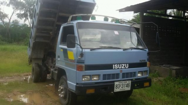 ขายรถอีชุซูุ6ล้อดั็ม เครื่อง120แรง พวงมาลัยเพราเวอร์  มีสะโล สนใจโทร 0882695902 คุณธีรวุฒิ