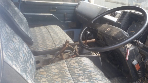 ขายรถอีชุซูุ6ล้อดั็ม เครื่อง120แรง พวงมาลัยเพราเวอร์  มีสะโล สนใจโทร 0882695902 คุณธีรวุฒิ