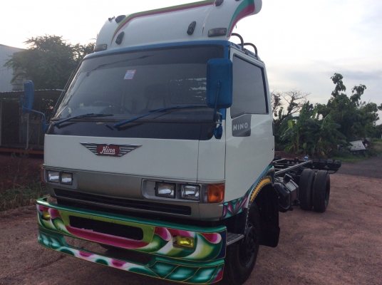 Hino 6ล้อ ครัทซียาว 5.5 ม เครื่องดี ครัทซีสวยคับ ขาย  280,000 บาท ศุภากร 081-1903107, 081-4252943