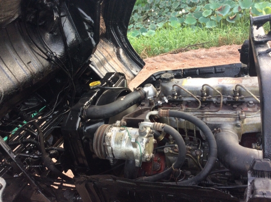 Hino 6ล้อ ครัทซียาว 5.5 ม เครื่องดี ครัทซีสวยคับ ขาย  280,000 บาท ศุภากร 081-1903107, 081-4252943