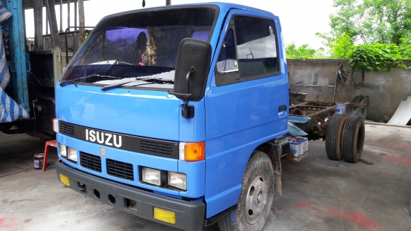 Isuzu Nkr เครื่อง 4BE1-110 แรง หัวลากคัสซี ทำสีหัวใหม่ ทะเบียน ม.89 Isuzu Nkr เครื่อง 4BE1-110 แรง หัวลากคัสซี ทำสีหัวใหม่ ทะเบียน ม.89