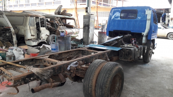 Isuzu Nkr เครื่อง 4BE1-110 แรง หัวลากคัสซี ทำสีหัวใหม่ ทะเบียน ม.89 Isuzu Nkr เครื่อง 4BE1-110 แรง หัวลากคัสซี ทำสีหัวใหม่ ทะเบียน ม.89