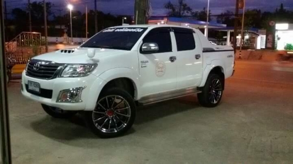 ขายแม็กพร้อมยาง ขอบ22" ขายแม็กพร้อมยาง ขอบ22"