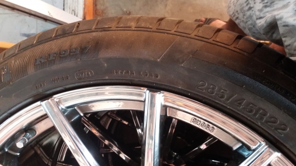 ขายแม็กพร้อมยาง ขอบ22" ขายแม็กพร้อมยาง ขอบ22"