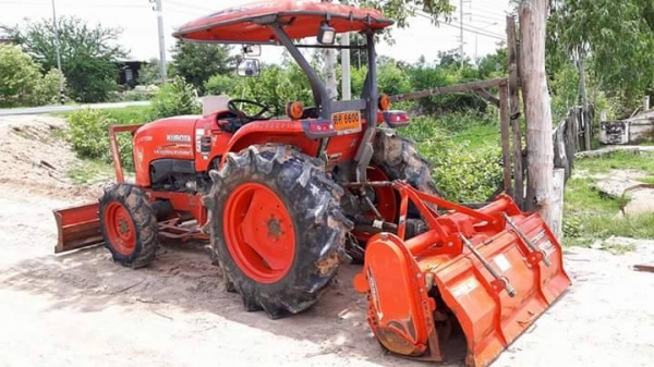 ขายรถไถ KUBOTA L4708 อุปกรณ์ครบ ดันหน้า ผานหลัง โรตารี่ รถสวยสภาพพร้อมใช้งาน เอกสารพร้อมโอน ราคา390,000 สนใจโทร 090-8588220คุณนะ 093-3258446คุณบิว หรือเข้าดูสินค้าอื่นๆได้ที่ www.narong2truck.com หรือ www.truck.in.th/498 หรือเพจFacebook ณรงค์ ซื้อขายรถมือ ขายรถไถ KUBOTA L4708 อุปกรณ์ครบ ดันหน้า ผานหลัง โรตารี่ รถสวยสภาพพร้อมใช้งาน เอกสารพร้อมโอน ราคา390,000 สนใจโทร 090-8588220คุณนะ 093-3258446คุณบิว หรือเข้าดูสินค้าอื่นๆได้ที่ www.narong2truck.com หรือ www.truck.in.th/498 หรือเพจFacebook ณรงค์ ซื้อขายรถมือ