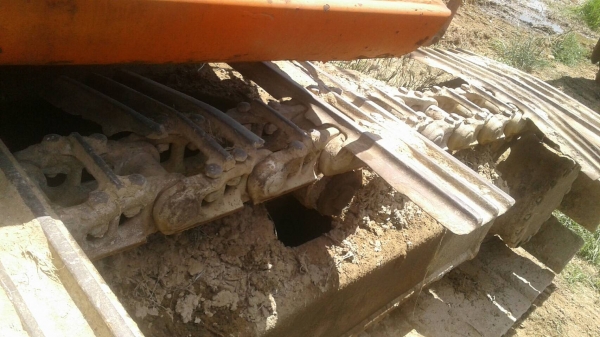 รถแบคโฮ HITACHl  EX 200 - 2. , ( มีขาย 2 คัน. )     สนใจติดต่อ  081 - 6079515