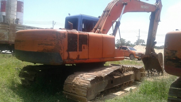 รถแบคโฮ HITACHl  EX 200 - 2. , ( มีขาย 2 คัน. )     สนใจติดต่อ  081 - 6079515