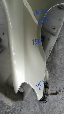 แก้ม บังโคลนหน้า Altis 2002 สวย ไม่บุบ ของแท้มือสอง